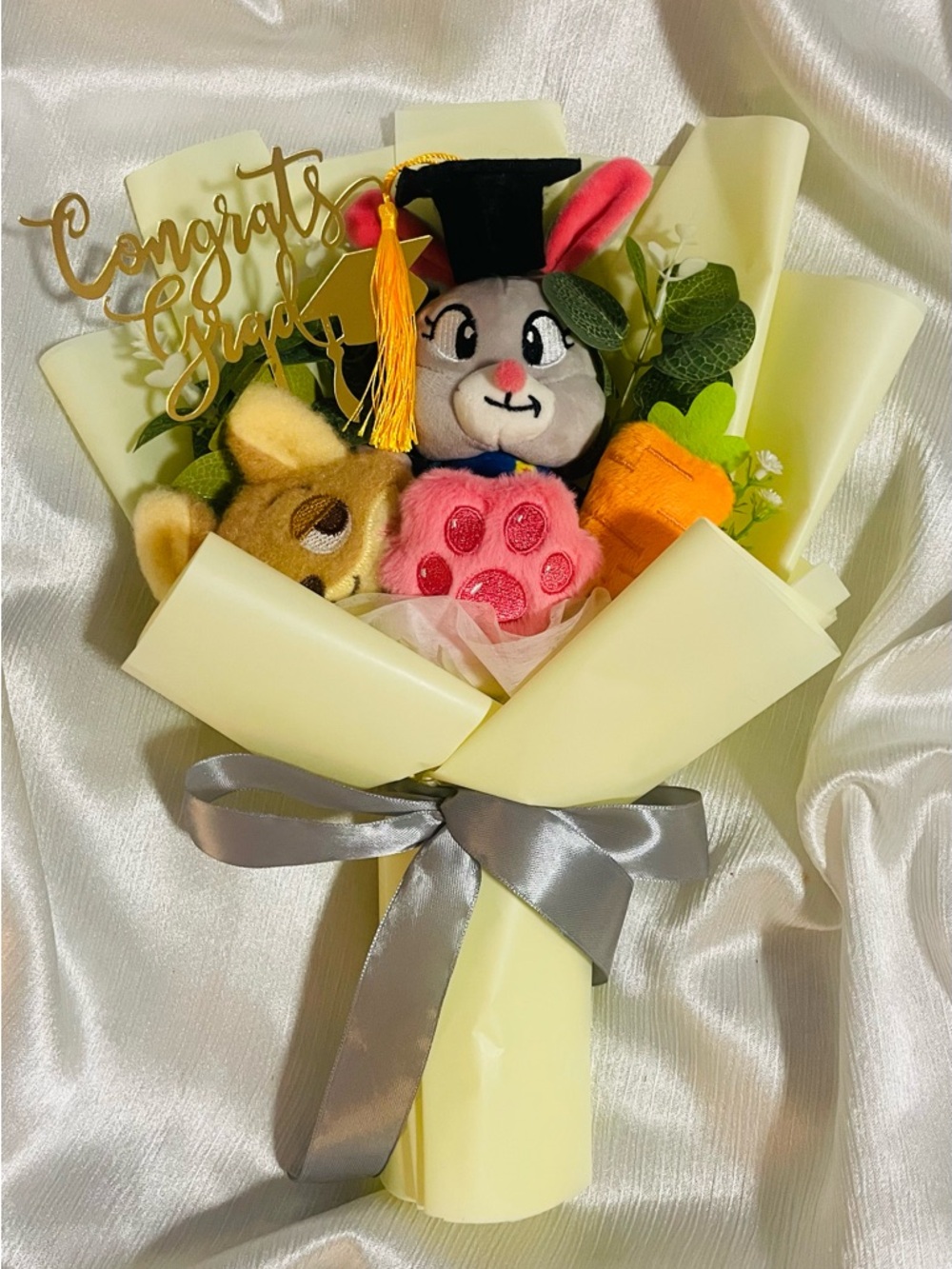 ZOOTOPIA Graduation Bouquet - Multicolor Stuffed Animal Gift